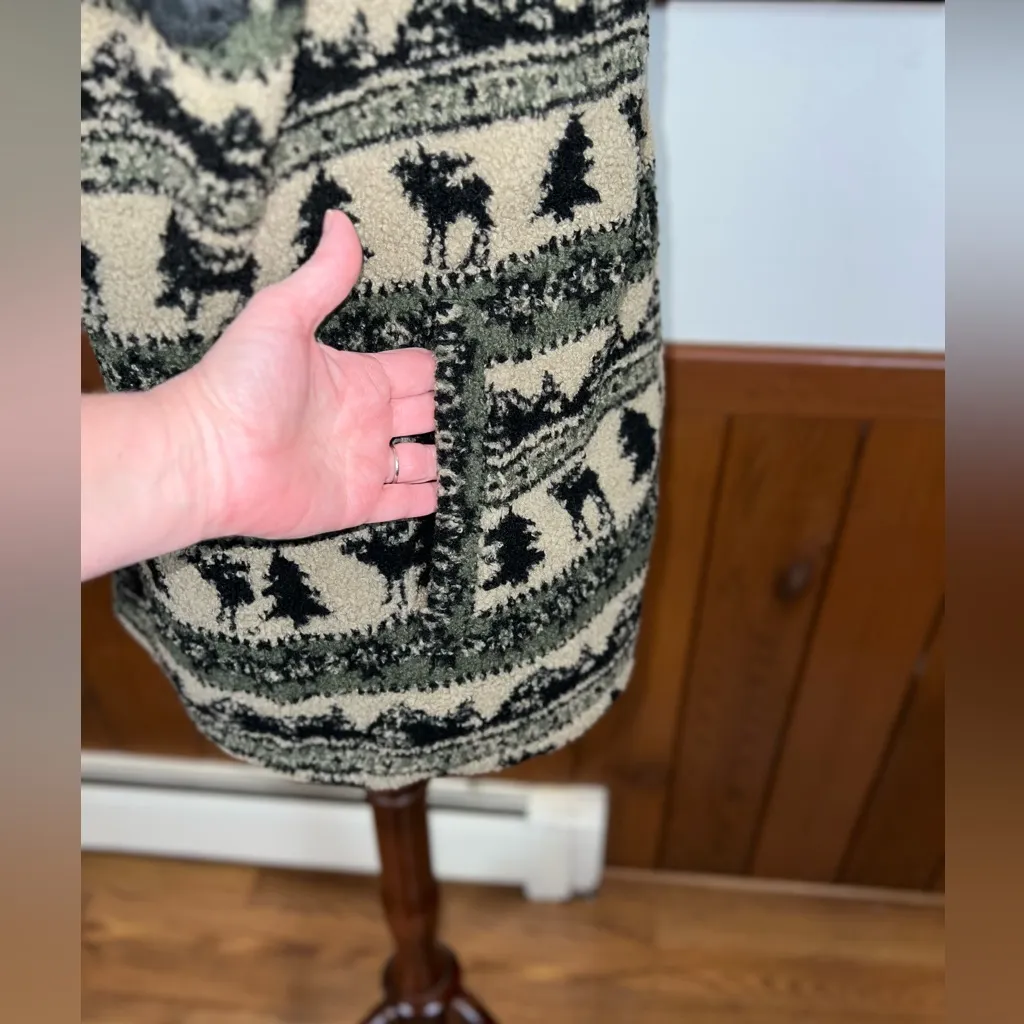 Cozy Woolrich Sherpa Fleece Vest! - Image 6