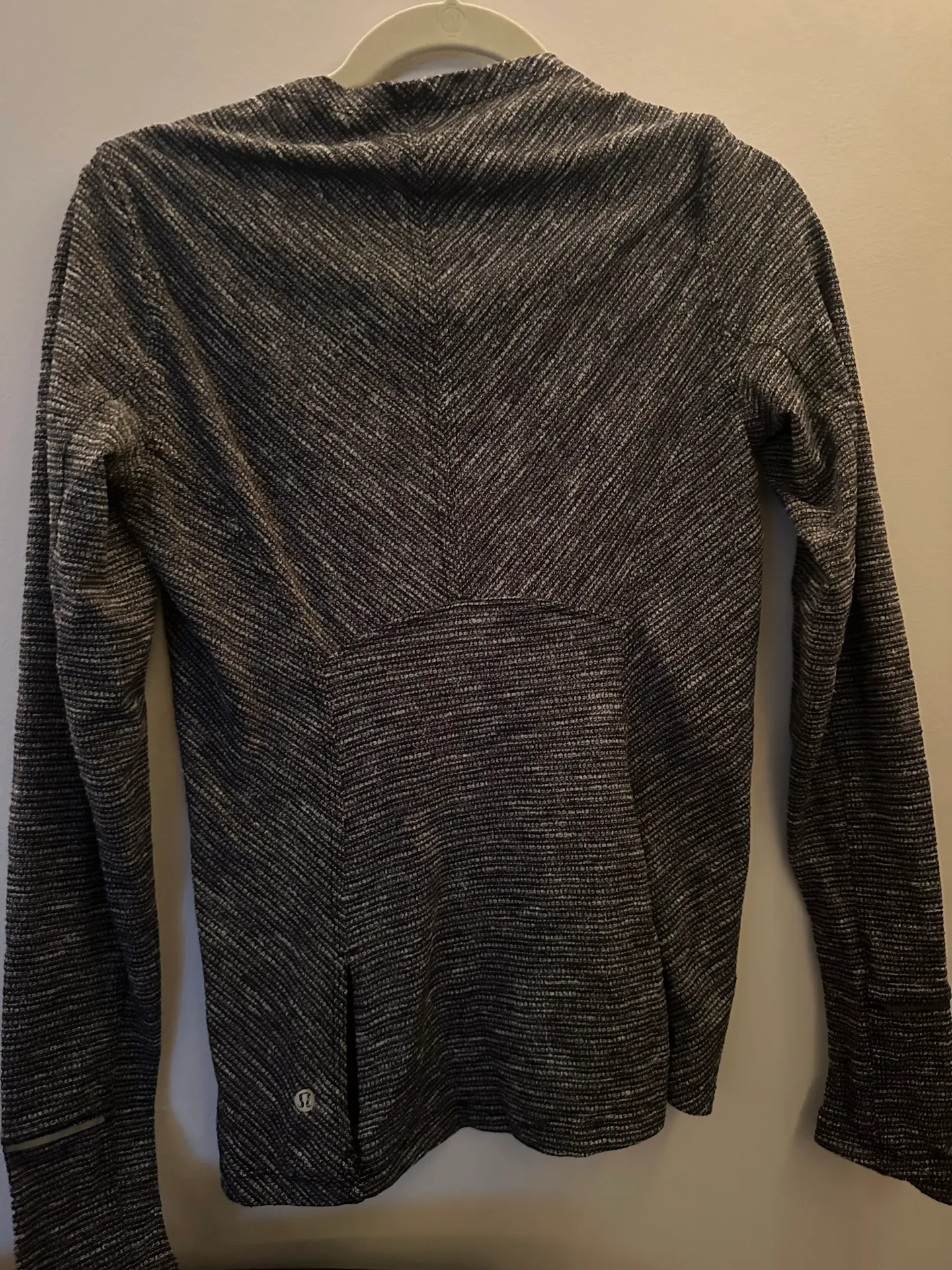 Lululemon Heavy Knit Gray Textured Long Sleeve with thumb holes - Image 5