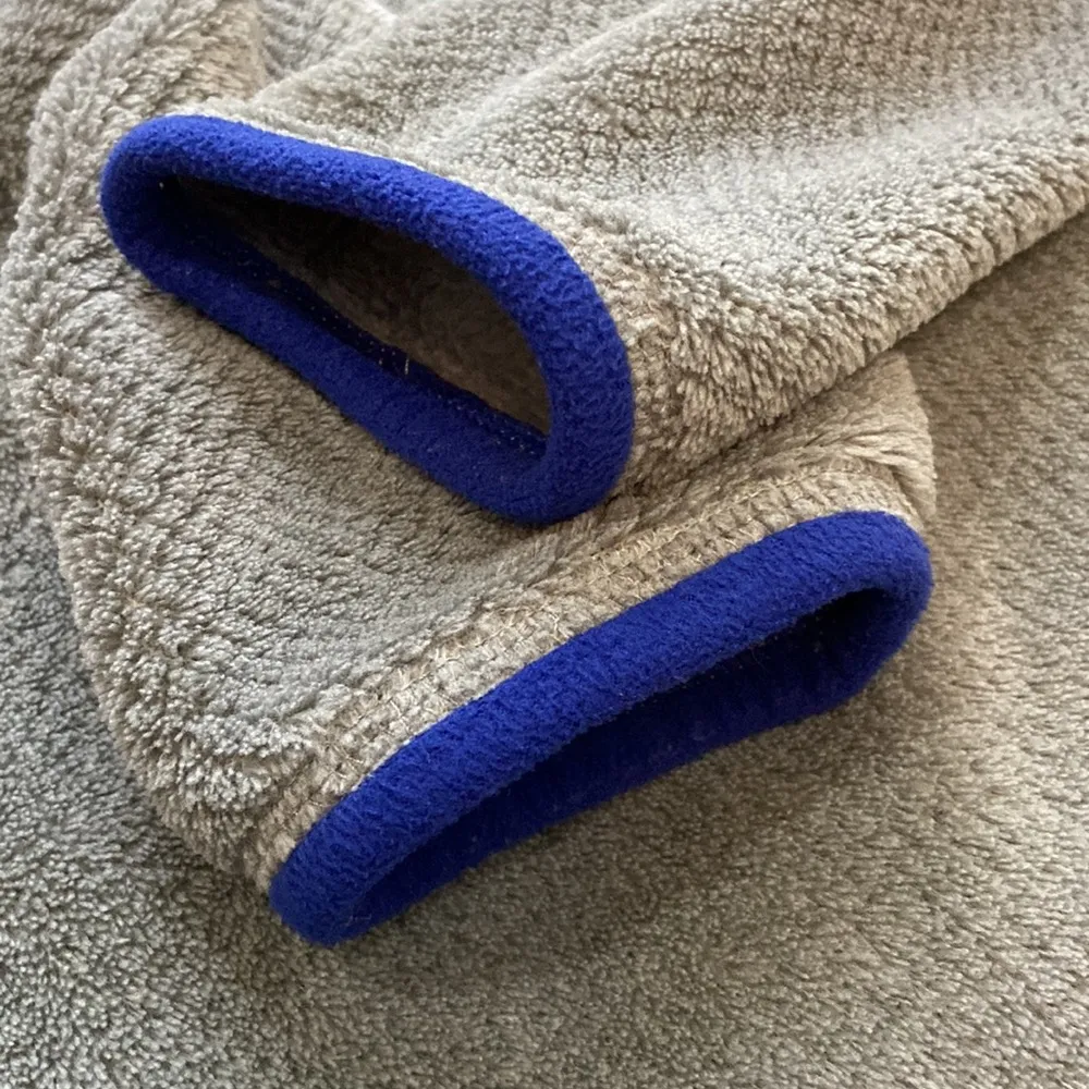 Patagonia sweater size medium - Image 6