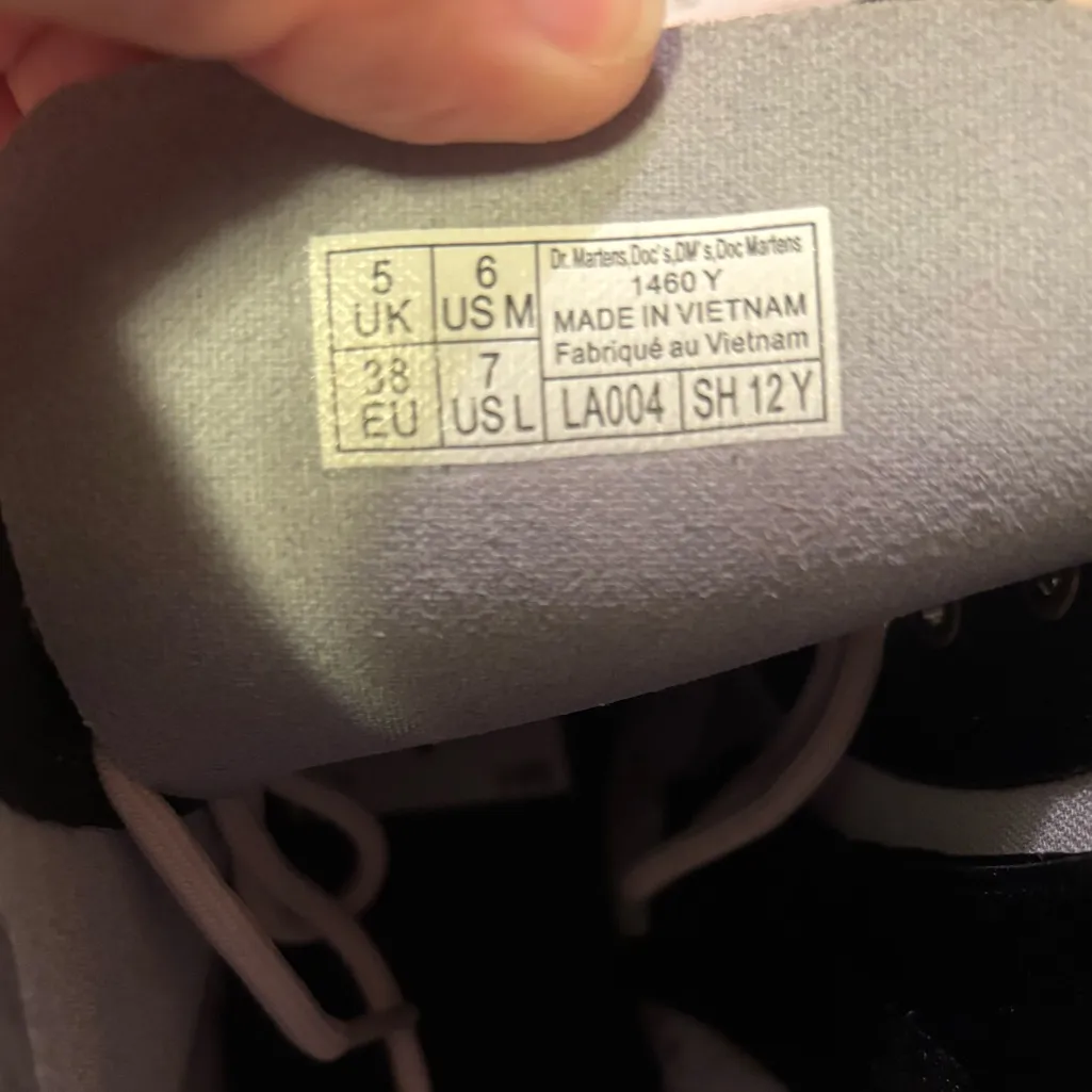 NWOT Dr. Martens 1460 English Garden Leather Lace Up Boots sz 7 - Image 5