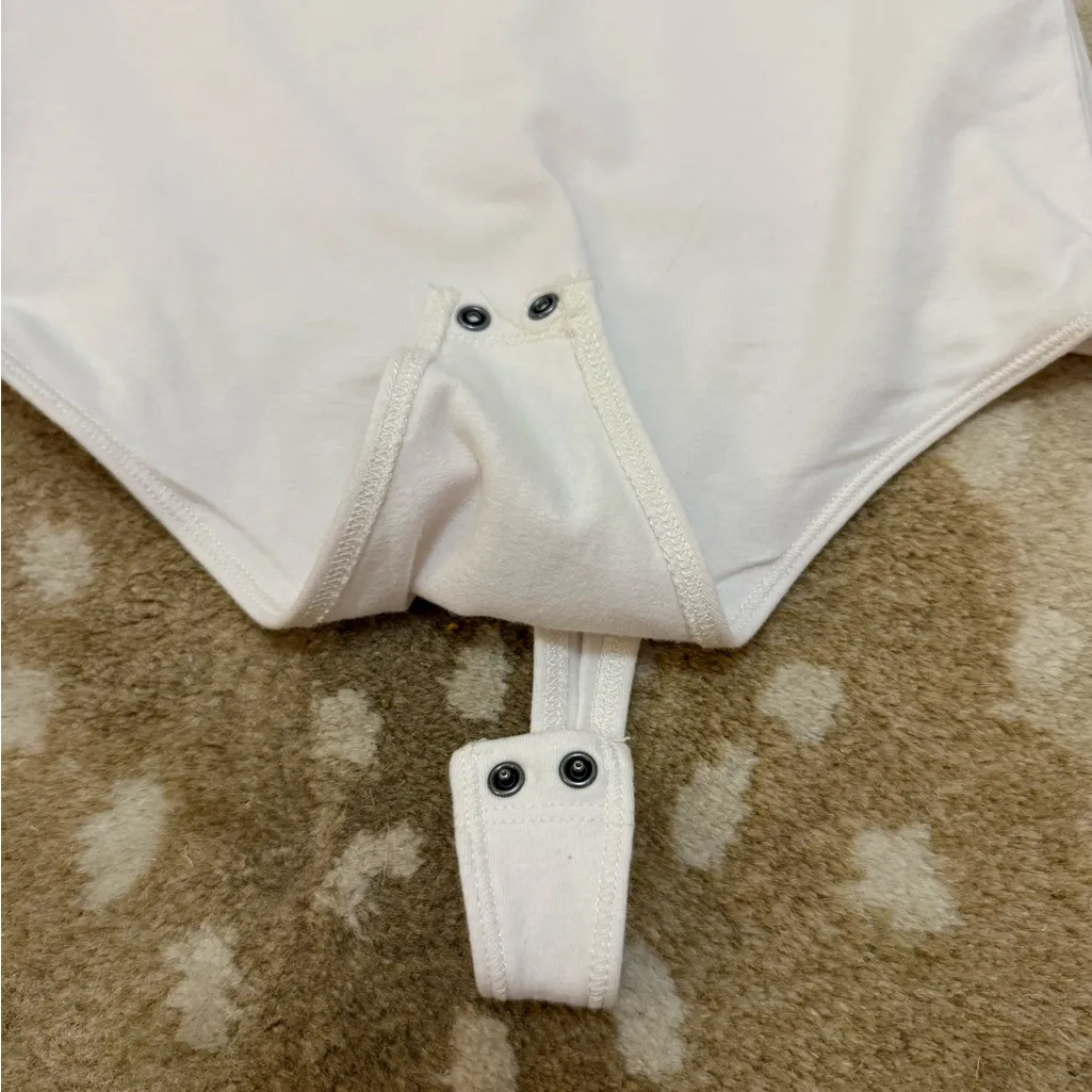 Abercrombie & Fitch white long sleeve snap bodysuit women’s size small - Image 6