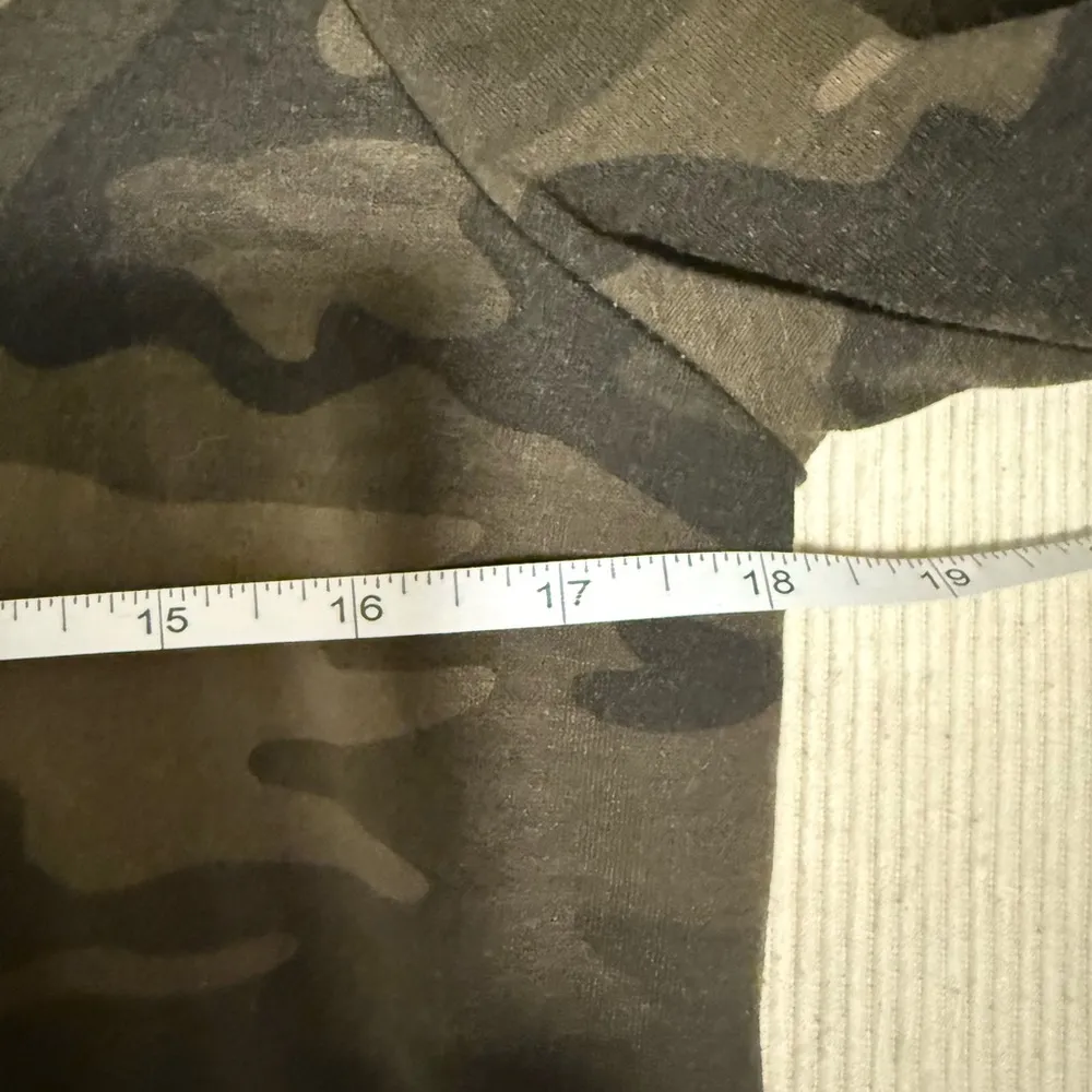 TCEC Green and Brown Puff Sleeve Boxy Sweatshirt - Image 6