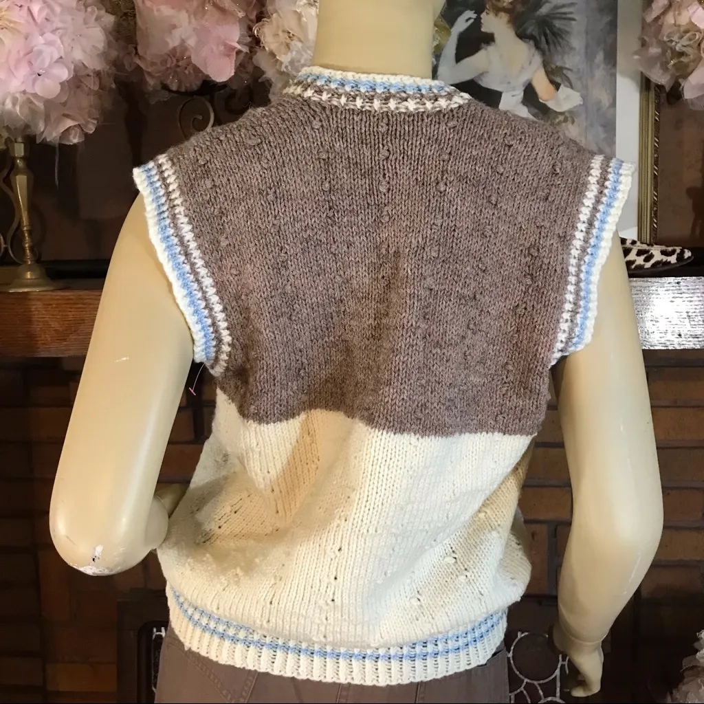 VINTAGE 1980'S BROWN, CREAM & BLUE SLEEVELESS V NECK SWEATER VEST (L) Brown Size L - Image 3