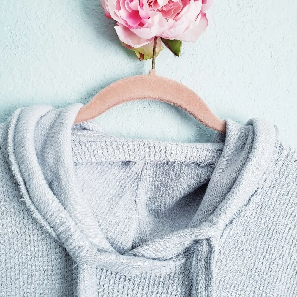 Vintage Havana Blue Ribbed Cropped Hoodie with Open Back - Image 4