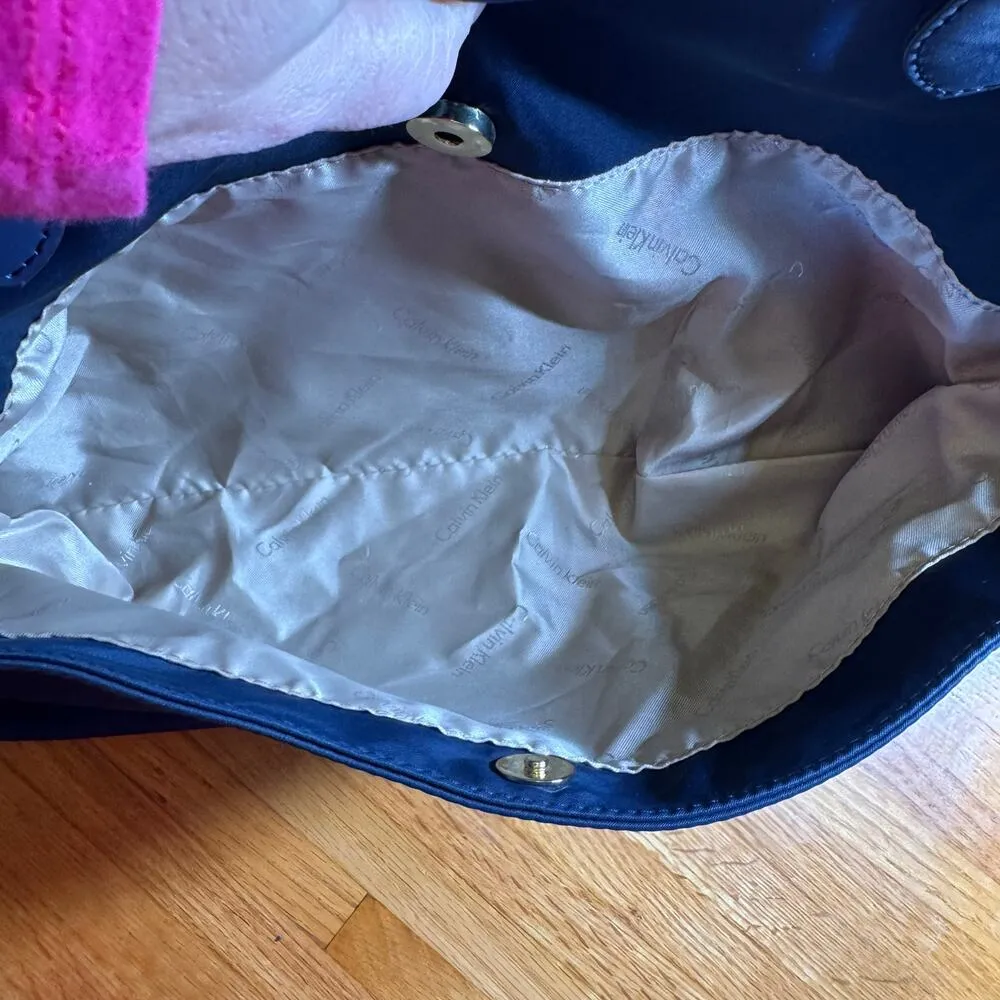 Calvin Klein Belfast Nylon Organizational Buckle Tote in Navy Blue EUC Clean - Image 6