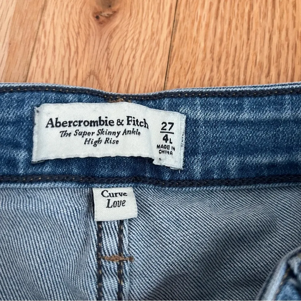 Abercrombie & Fitch The Super Skinny Mid Rise jeans. Size 27/4 - Image 6