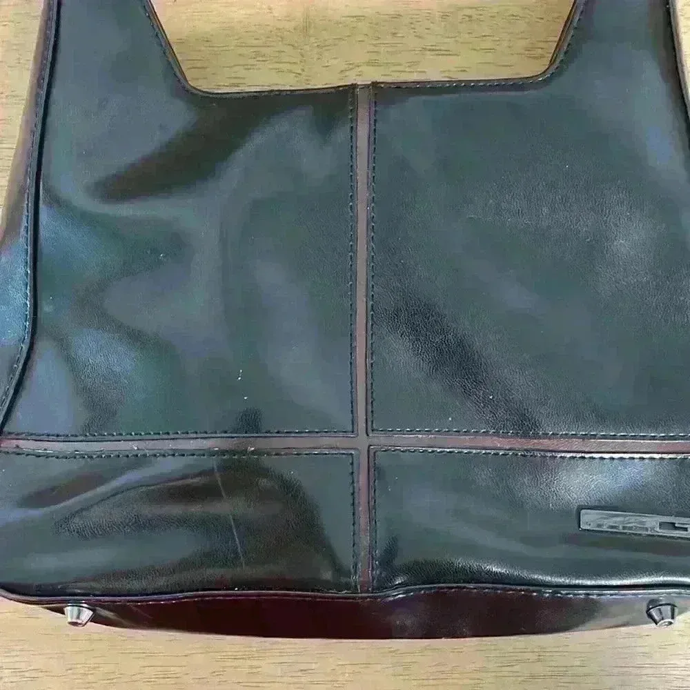 Guess YKK black pleather shoulder bag - Image 3