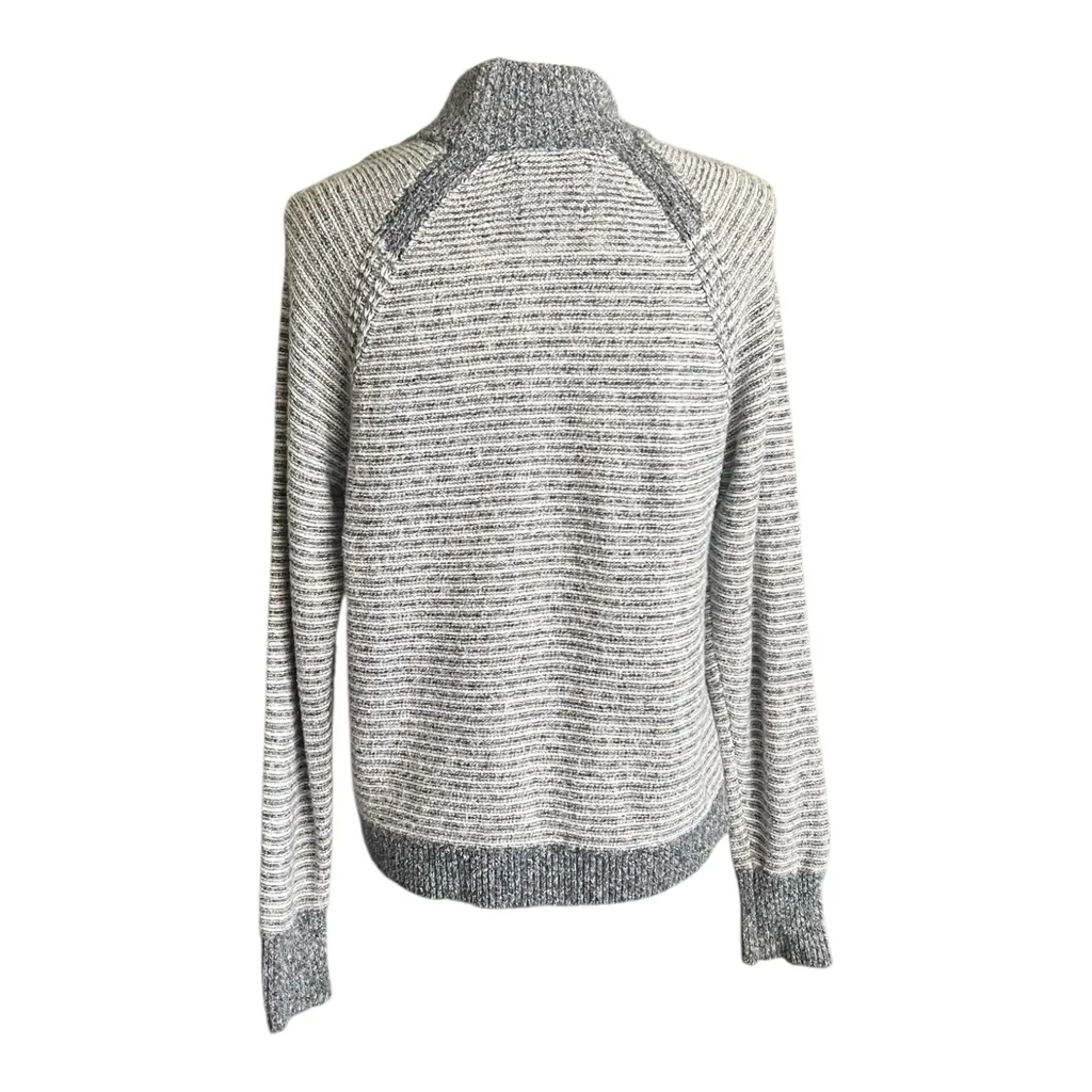 Abercrombie & Fitch Soft muted Gray striped sweater. SZ.M - Image 2
