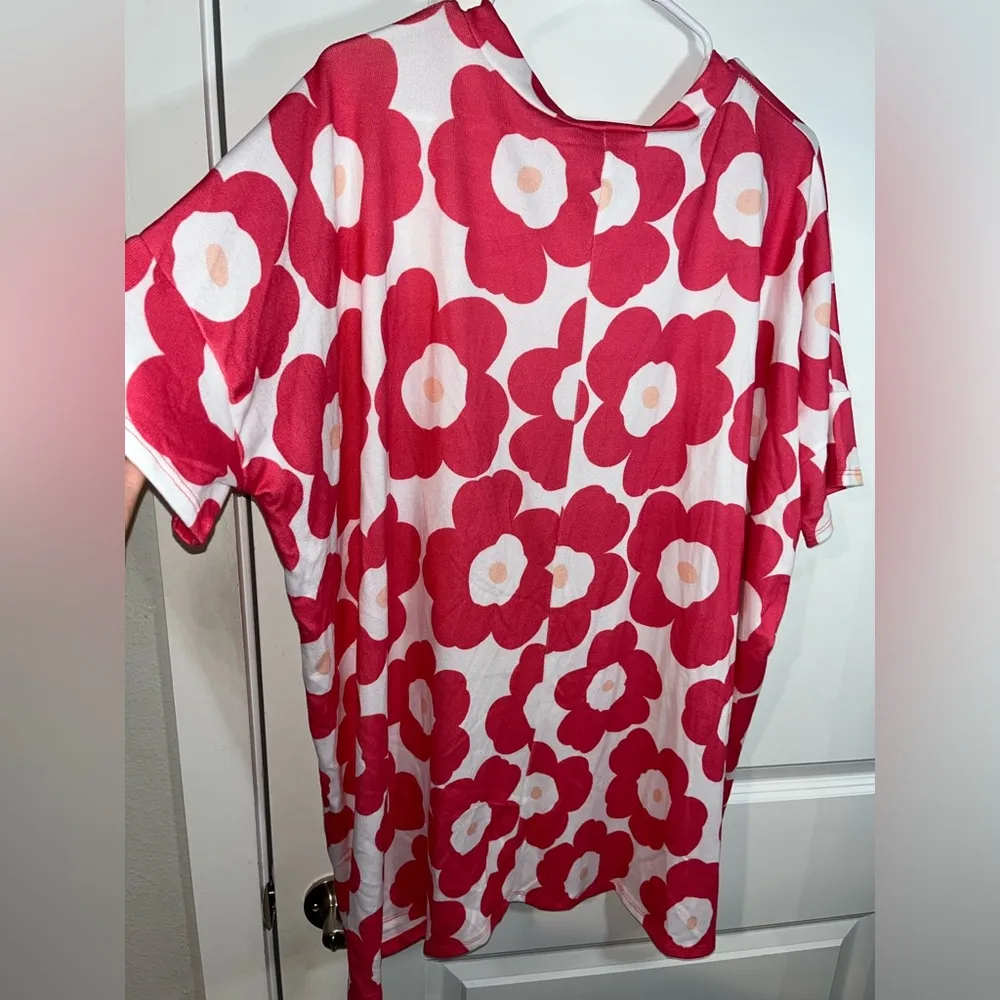 Bombom Abstract Flower All Over Print Stretchy Knit Short Sleeve Blouse Size XL - Image 4