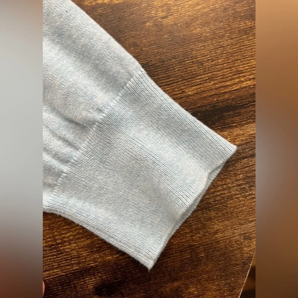 J. Crew | womens v-neck sweater. Size: L - Image 6