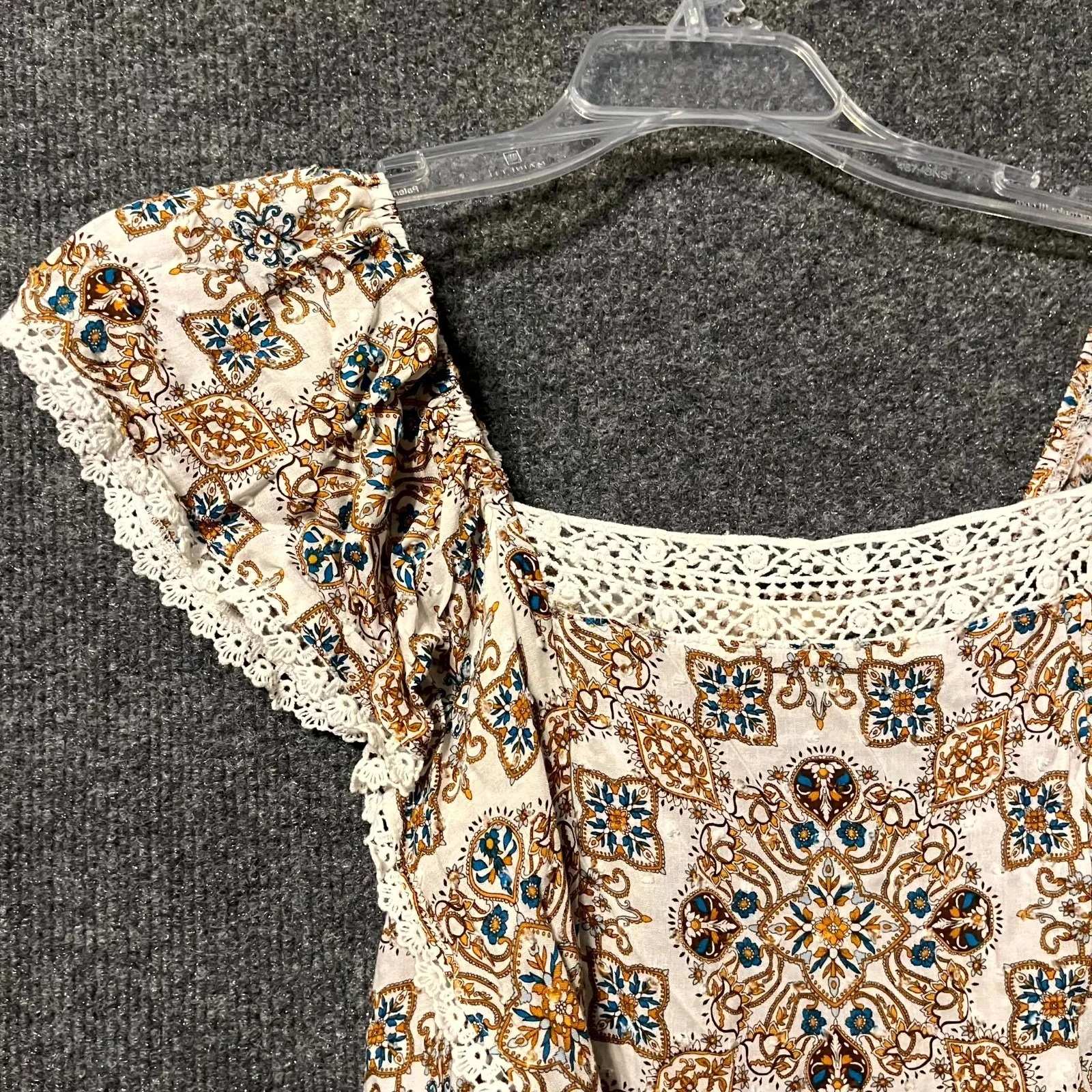 Altar'd State Heart Top Womens Small Beige Geometric Print Lace Trim Square Neck - Image 3