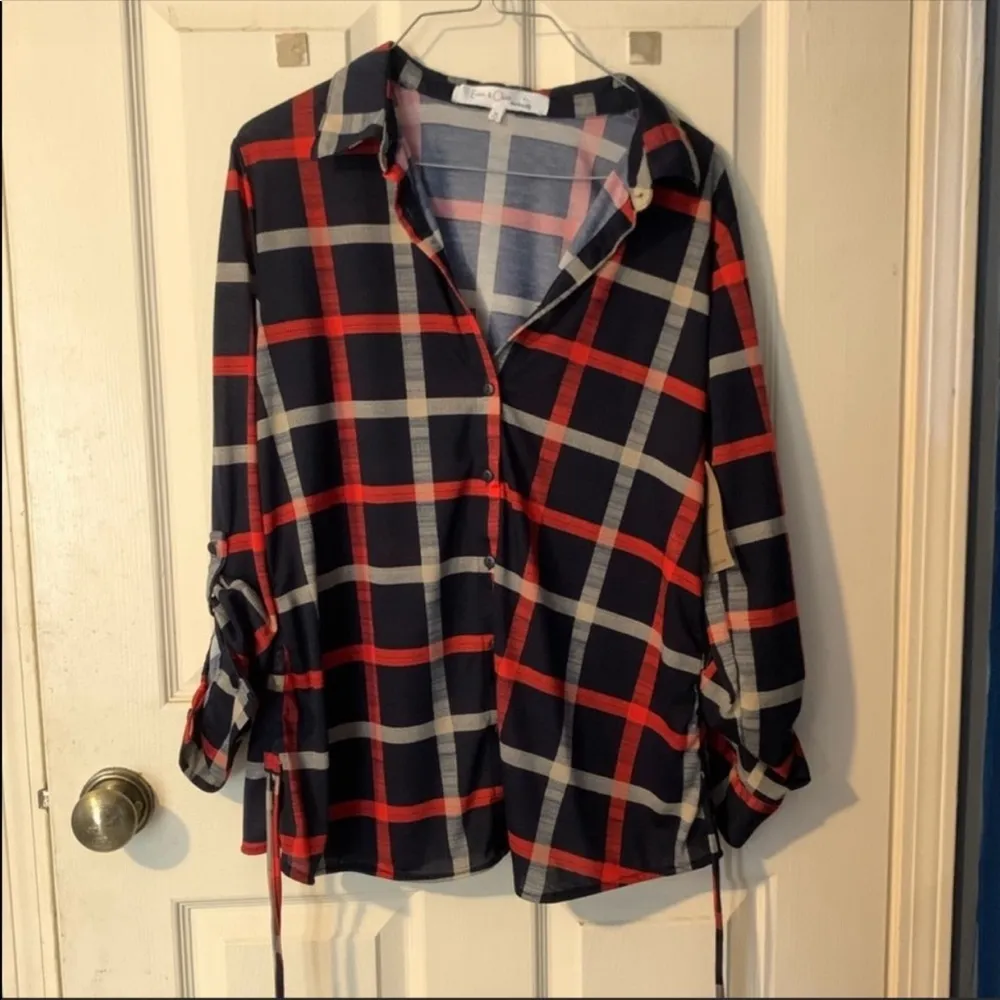 Maternity Plaid Blouse Size undefined - Image 3