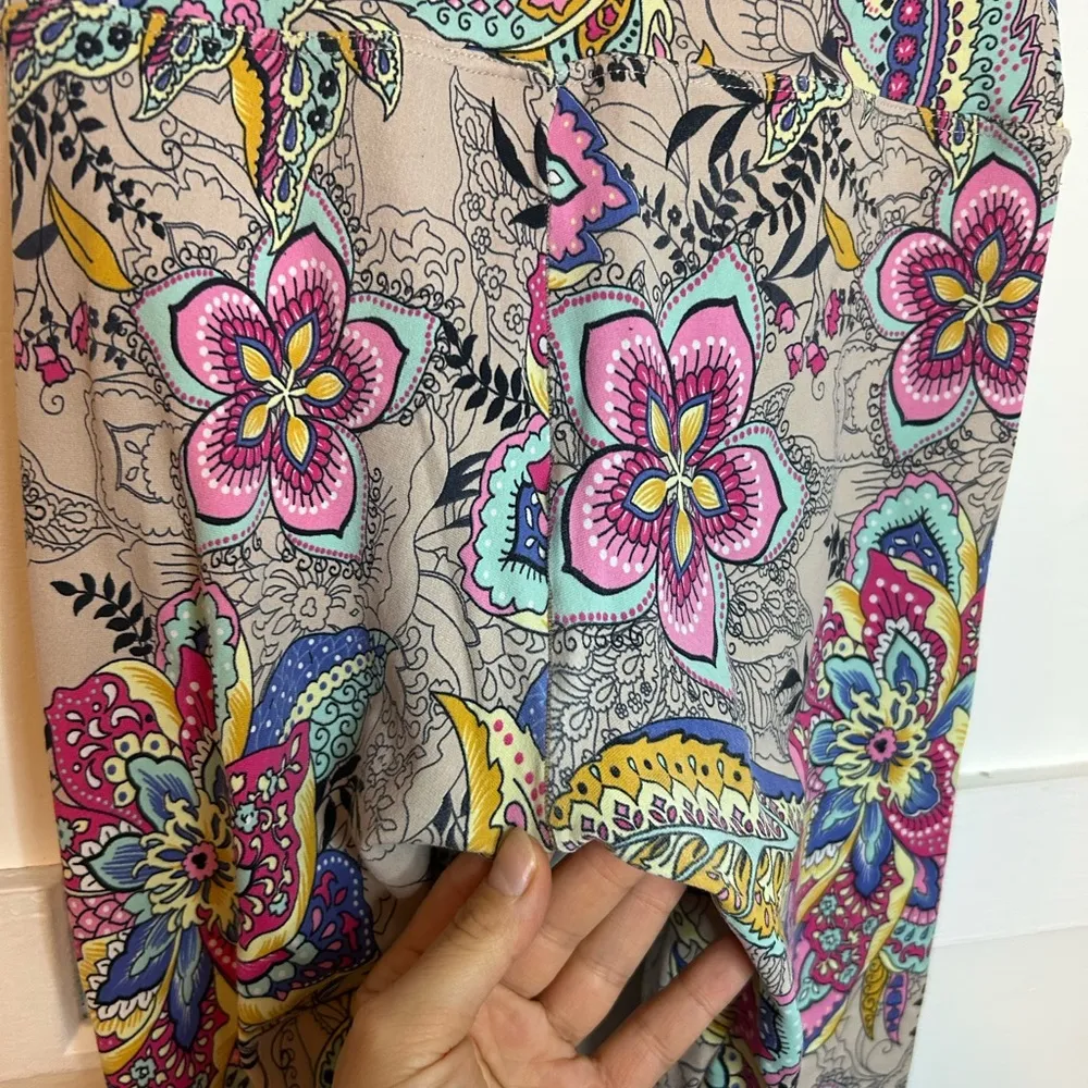 Liquido Eclectic Colorful Floral Active Leggings Pink Size M - Image 5