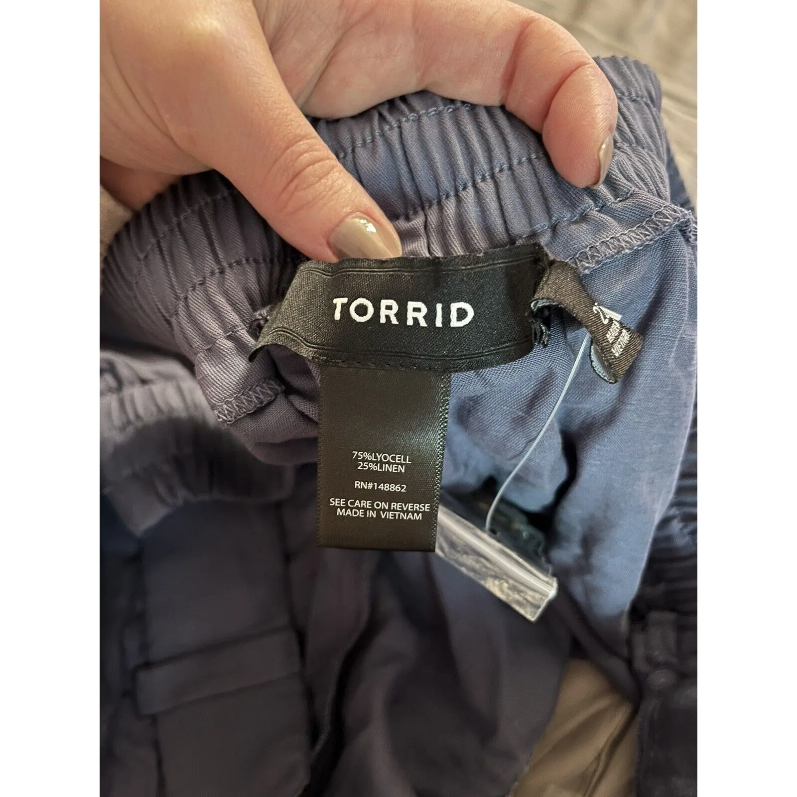 TORRID Slate Blue Linen 5 Inch Shorts Size 22 - Image 3