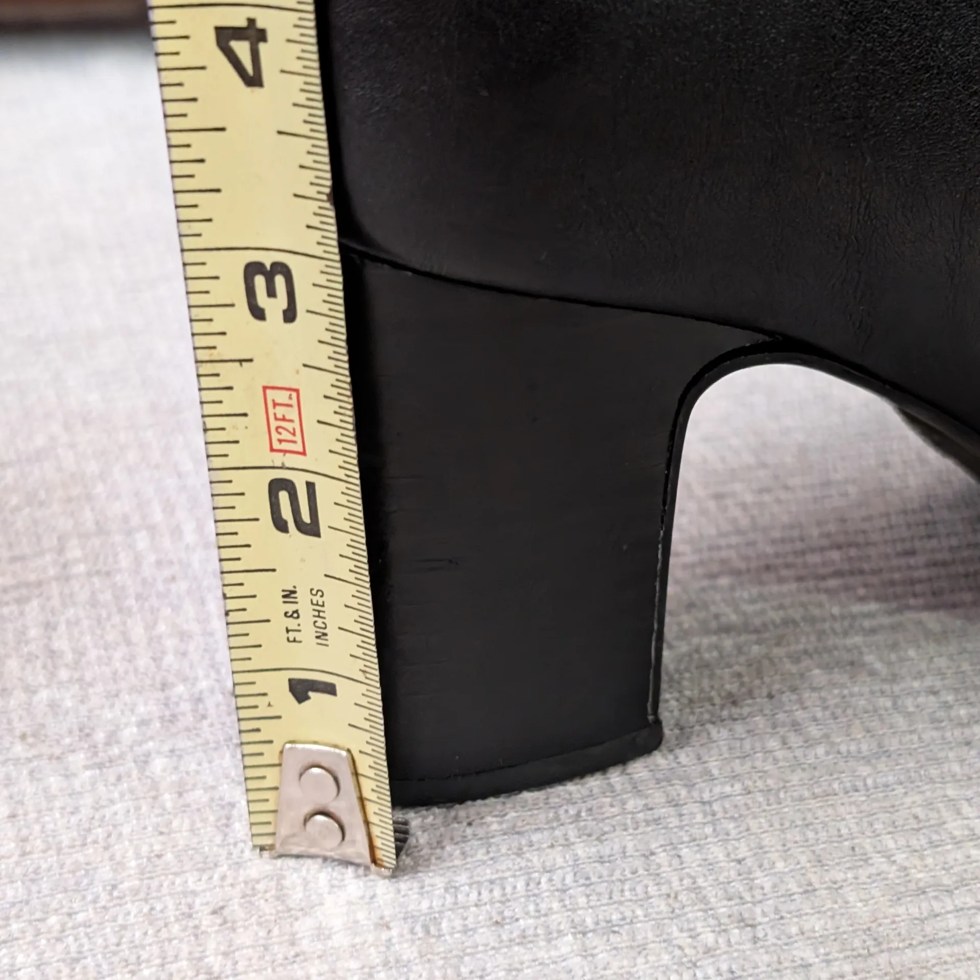 Born Michie black leather ankle boots with a side zipper and tassel Size 10 - Image 6