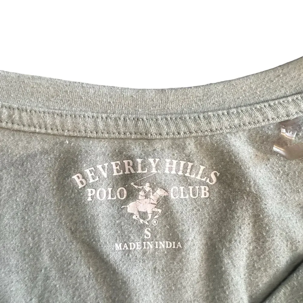 Beverly Hills Polo Club Seafoam Green V-Neck‎ Short Sleeve T-Shirt Size Small - Image 3