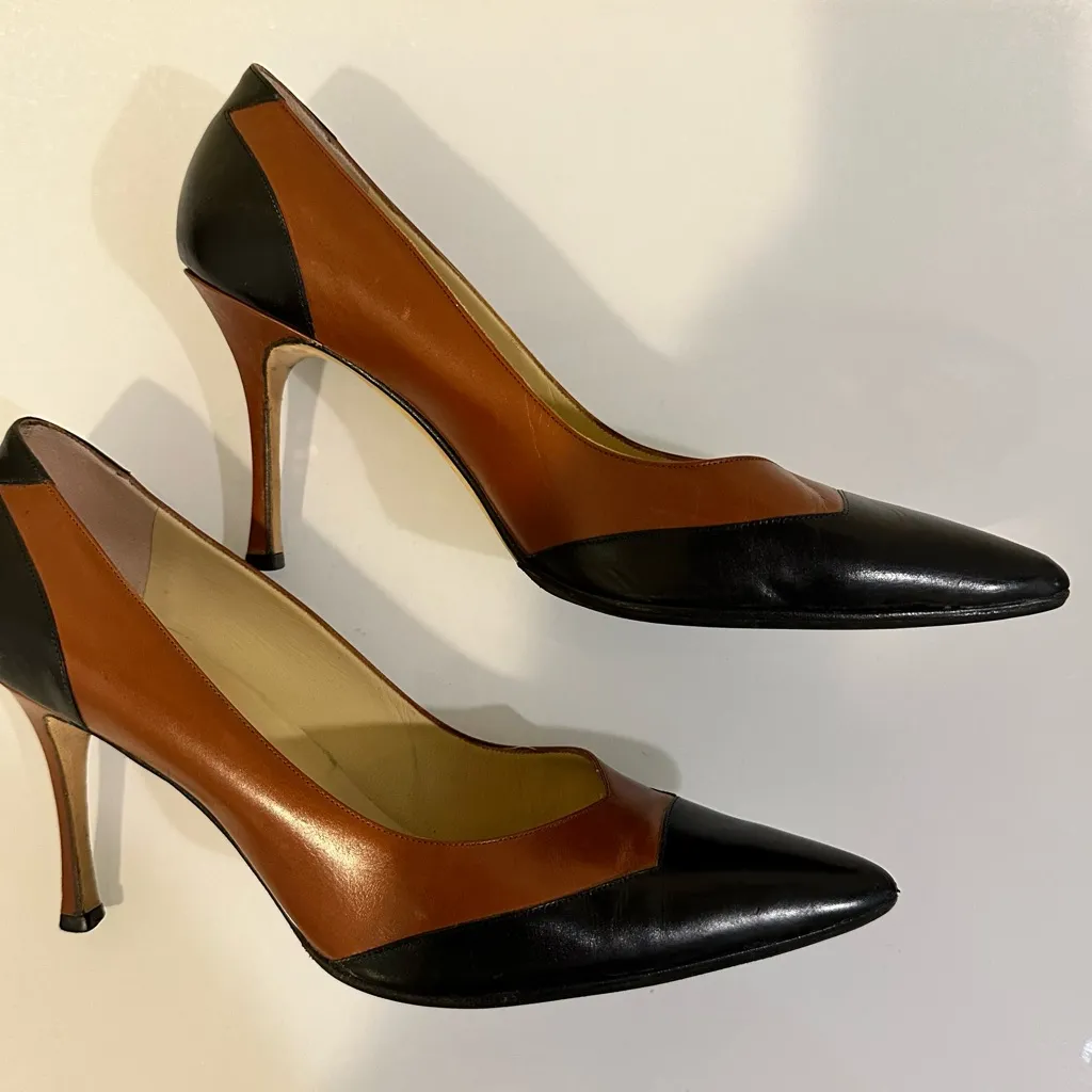 Manolo Blahnik Black and Brown Y2K Leather Geometric Pumps Pointy Toe Heels 39.5 - Image 3