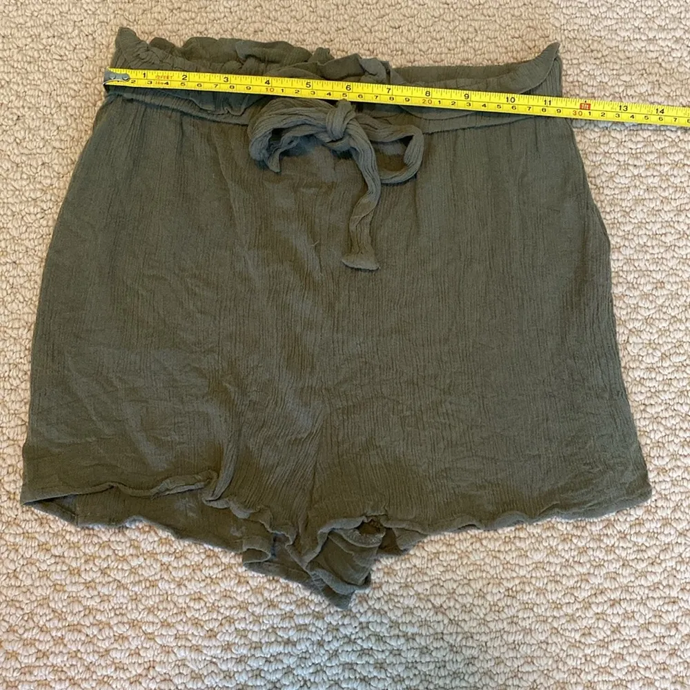 H&M Divided Army Green Size 0 Women's Teen Girl Elastic Waist Shorts - Image 5
