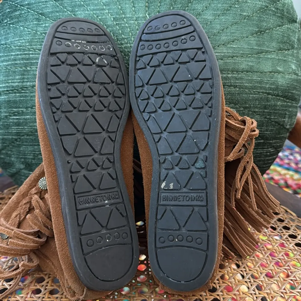 Minnetonka Tobacco Brown Suede High Top Braided Fringe Back Zip Booties - Image 6