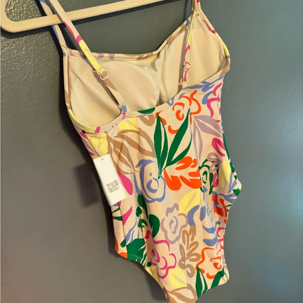 Gap NWT  Floral One Piece Bathing Suit - Image 3