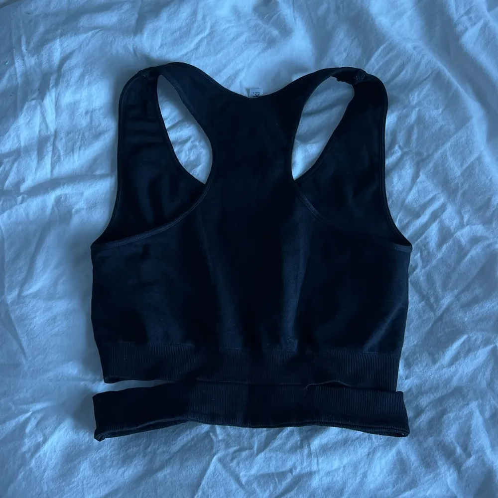 NIKIBIKI  Black Side-Cutout Racerback Crop Top - Image 3