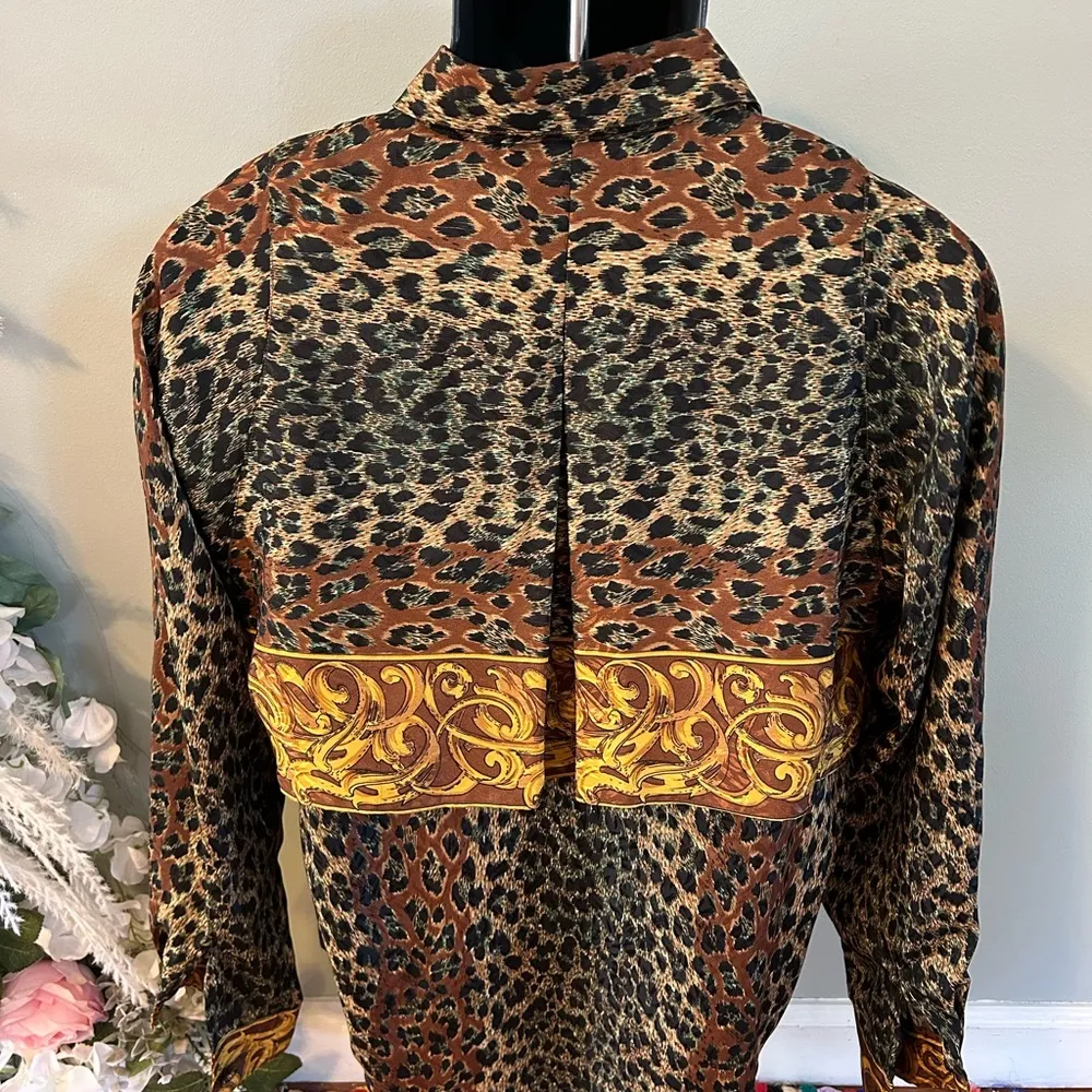 80s Leopard Cheetah Print Shirt Button Front with Collar Gold Medium Vintage - Image 4