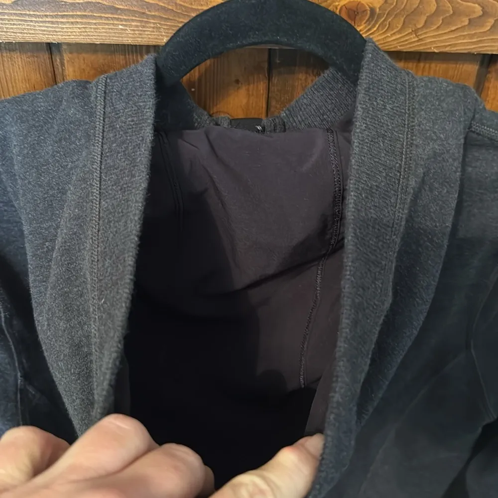 Lululemon 1/2 Zip Hoodie, Size 10 (circa 2011) - Image 5