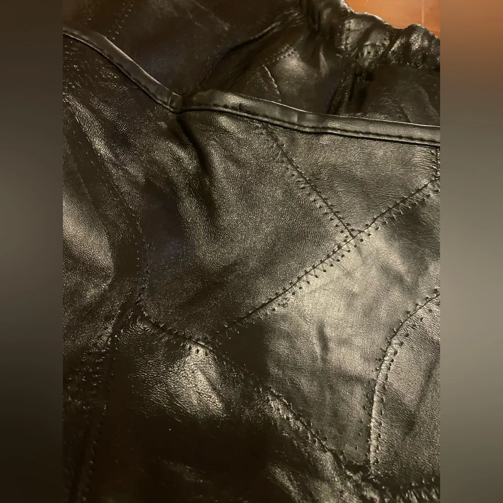 Vintage 80s black genuine leather oversized embossed patchwork tote/shoulder bag - Image 3