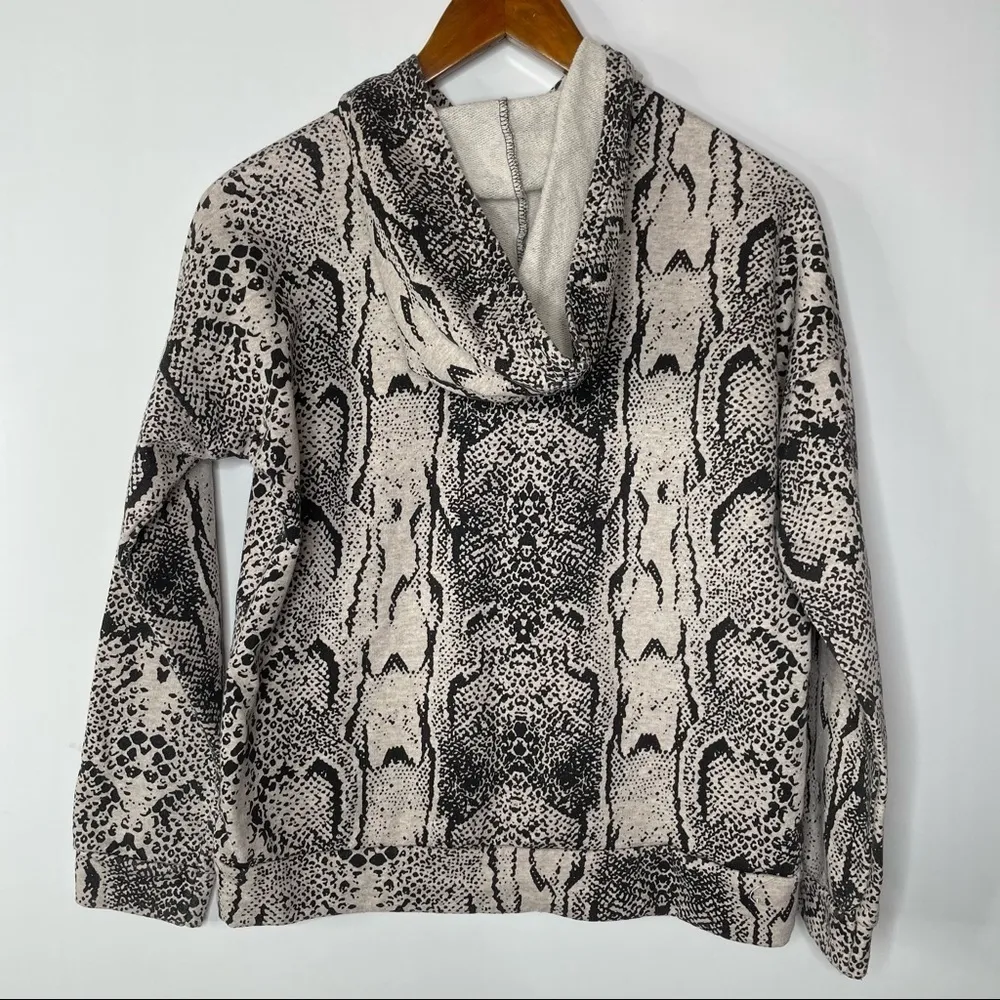 PrettyLittleThing Stone‎ Snake Print Oversized Hoodie Size 0 - Image 4