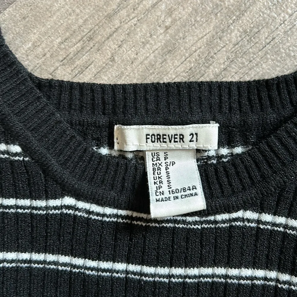 Forever 21 stripe sweater - Image 3