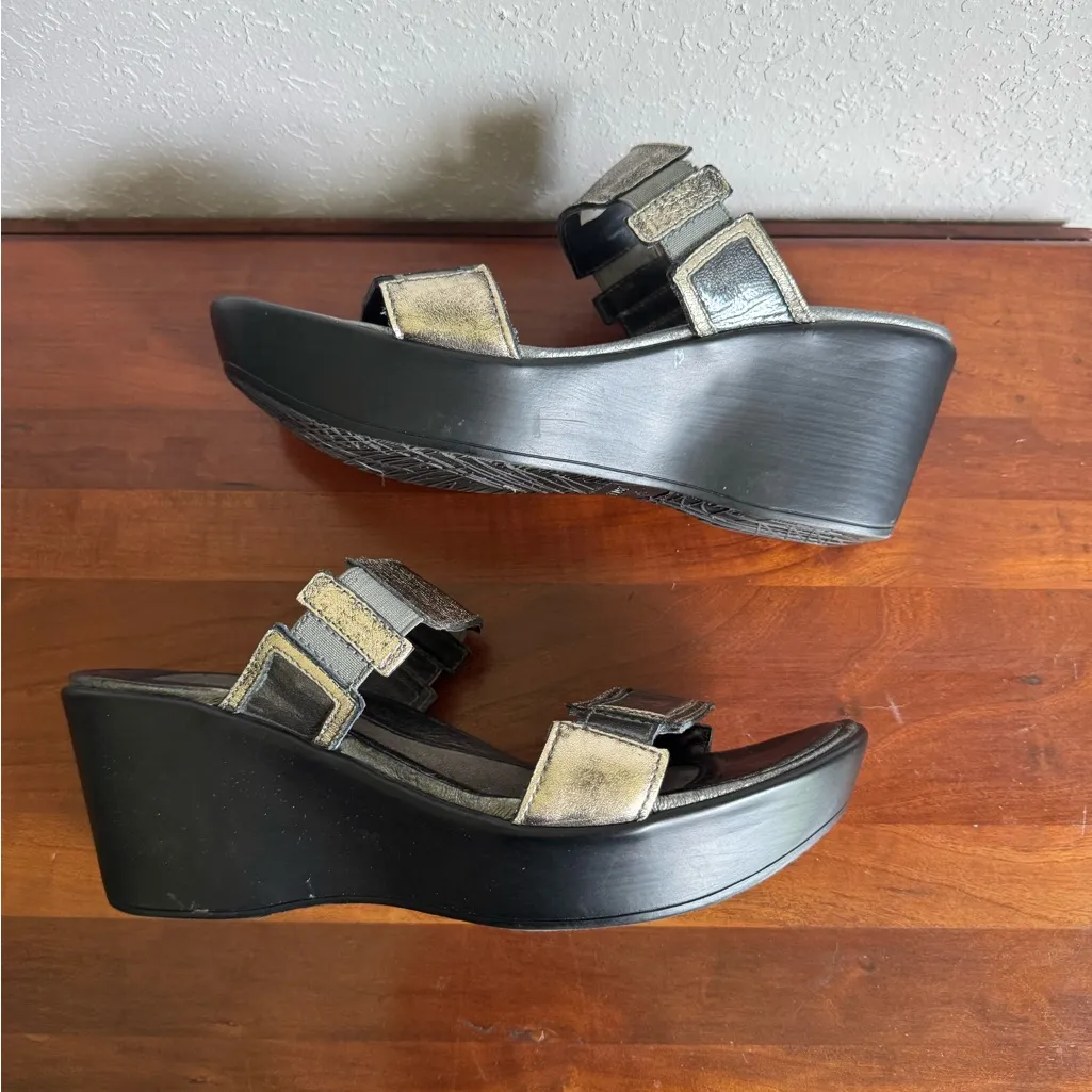 Naot Pewter Metallic Slip On Double Strap Wedge Sandal Womens 40 Casual Career Silver Size 9.5 - Image 3