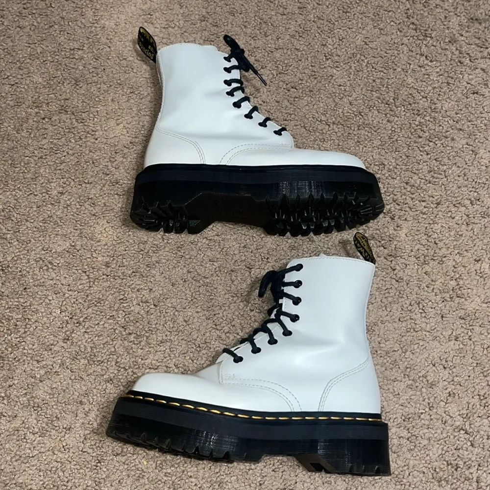 Dr. Martens Jadon Platform Boot 8-Eye Polished‎ Smooth Leather White 6 - Image 5