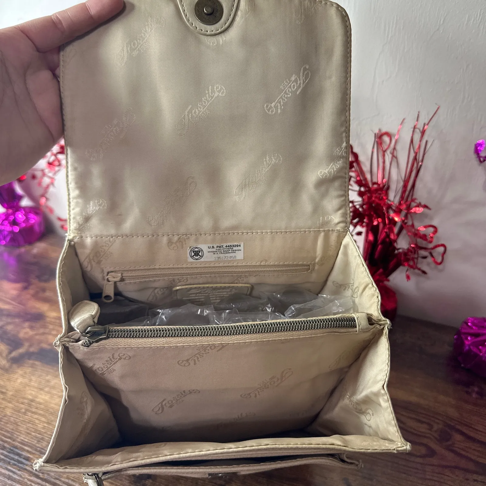 Fossil Vintage  Beige Crossbody - Image 6