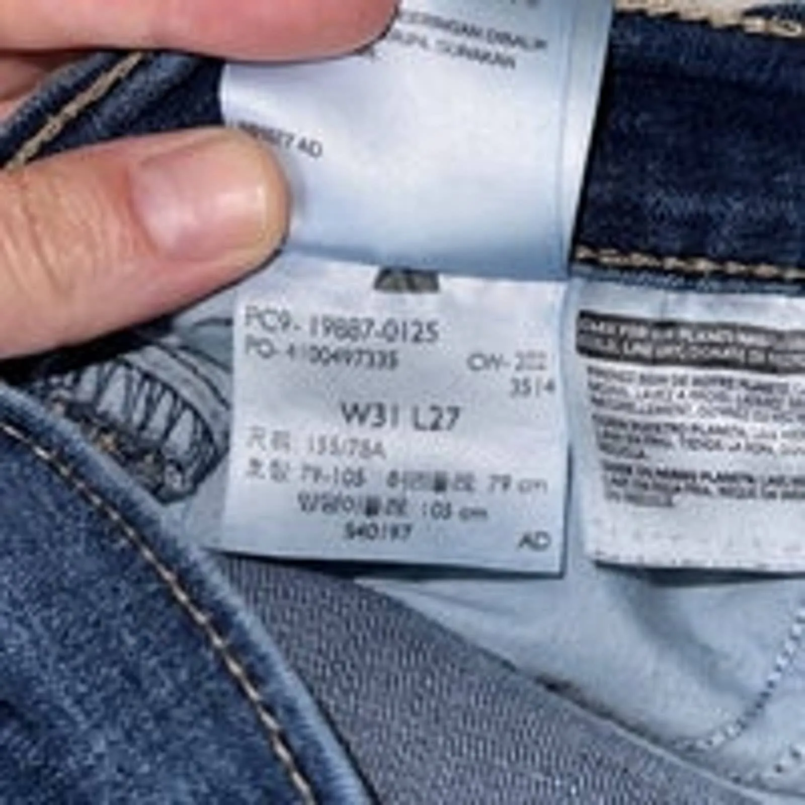 Levi Strauss Women’s Mid Rise Boyfriend Denim‎ Medium Wash Jeans Size 31 - Image 11