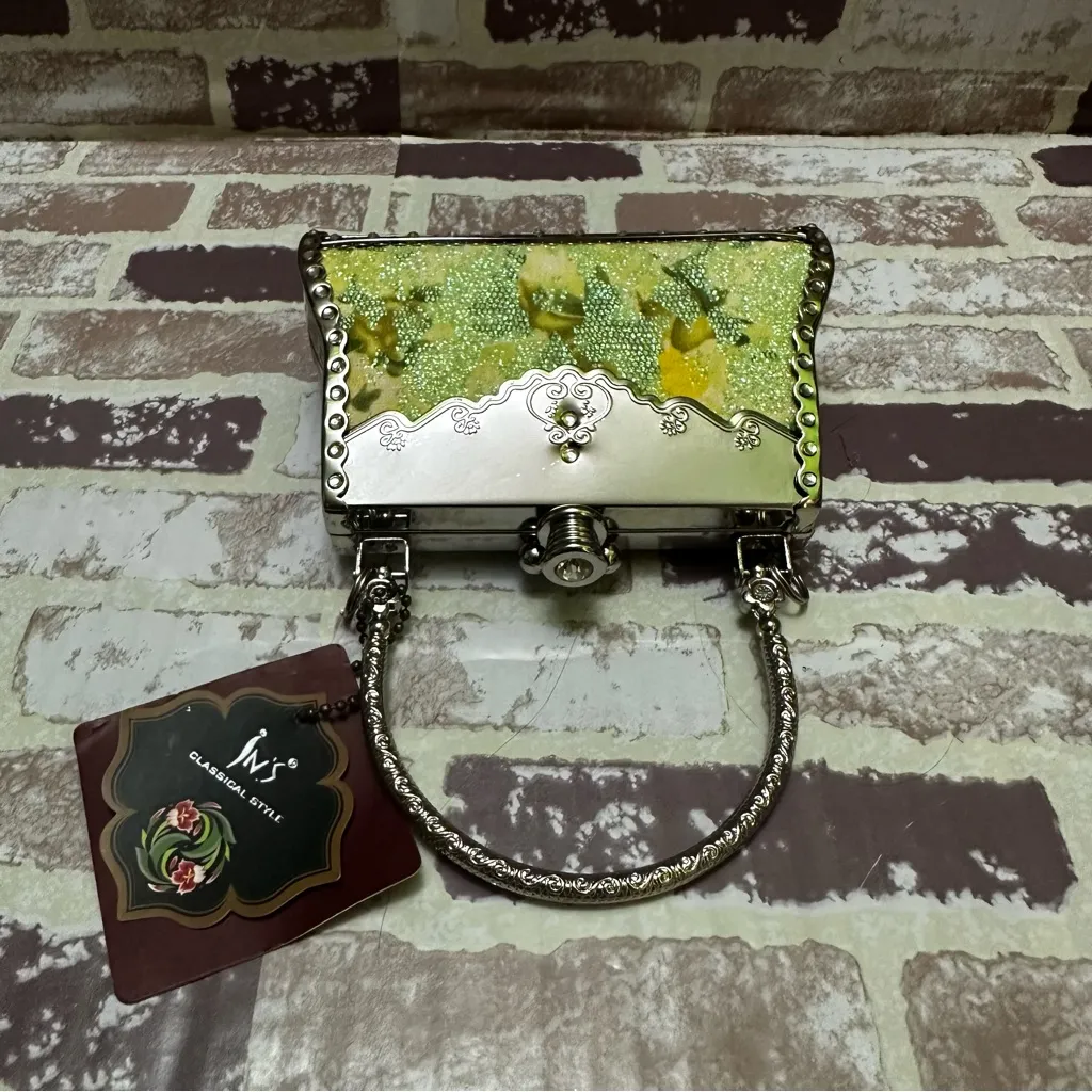 Classical Style Women's Bag Metal - Image 8