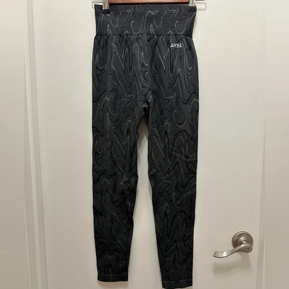 AYBL  Velocity Seamless Leggings - Image 3