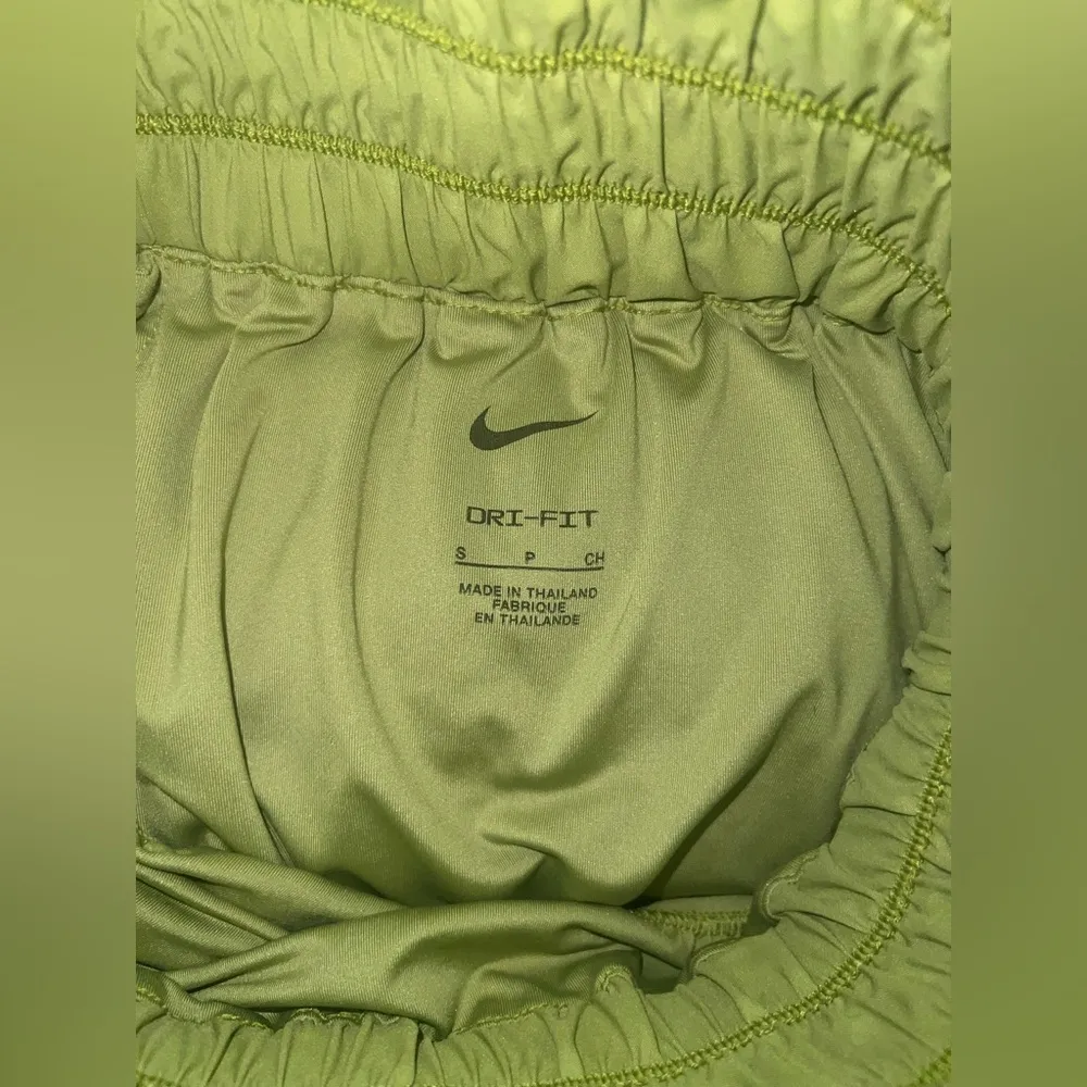 Women's Nike Dri-FIT One Ultra High-Waisted Shorts size medium - Image 3