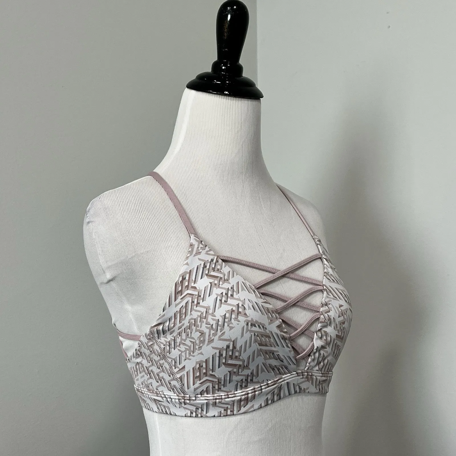 Victoria Secret Sport Bra S Pink Strappy Yoga Seamless Lounge Comfort‎ Cutout - Image 4