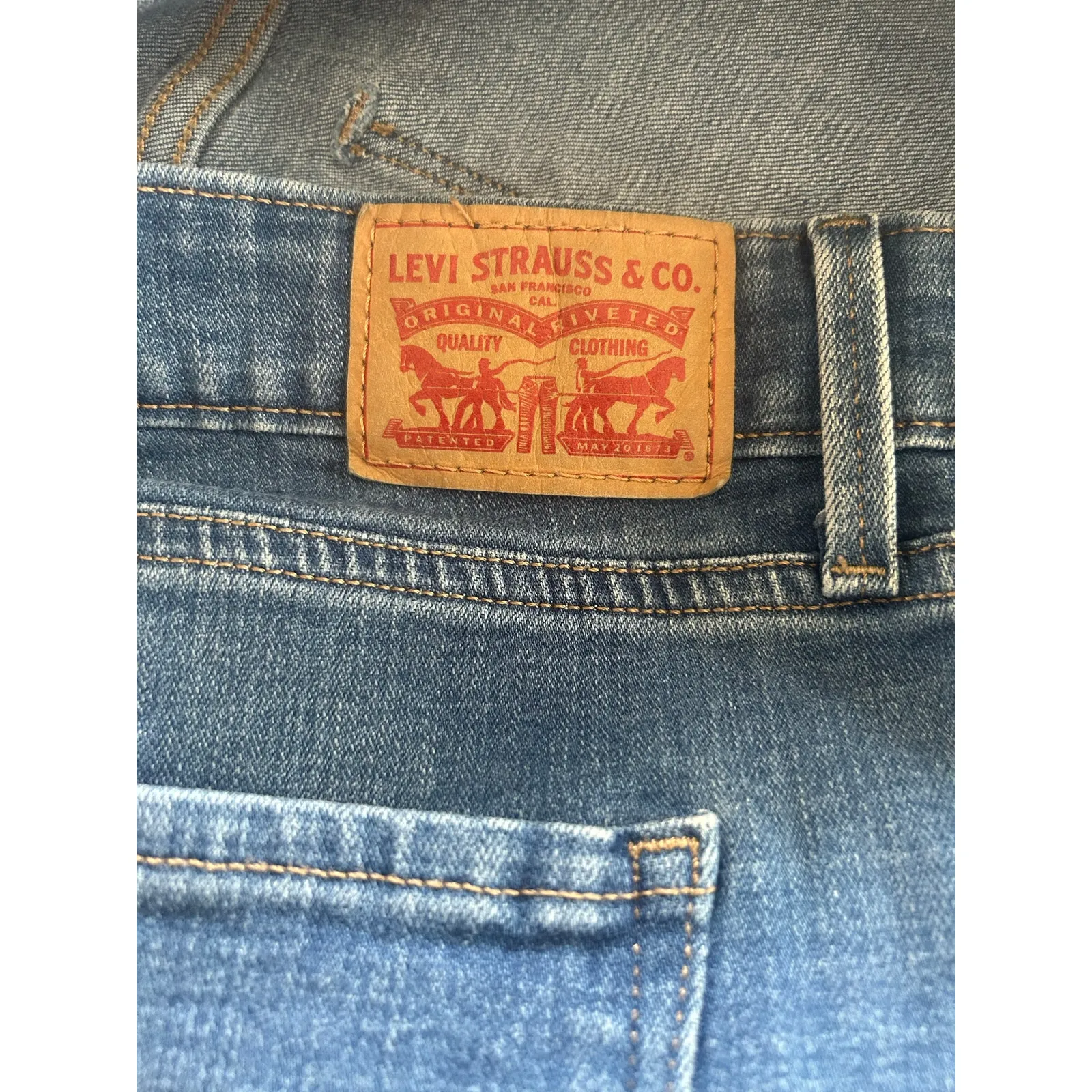 Levi's Denim Embroidered Floral Design Blue Cotton Casual Jeans Women's Size 34‎ - Image 4