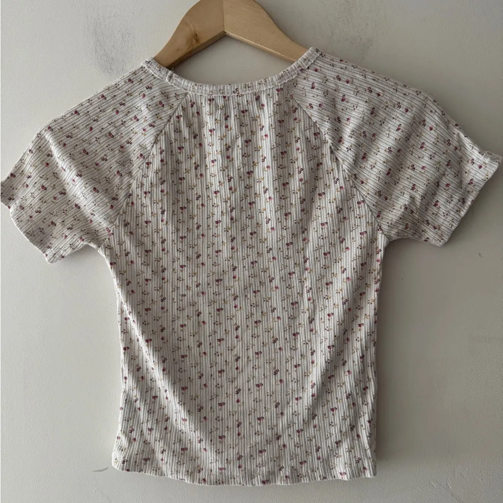American Eagle Floral White Baby Tee - Image 3