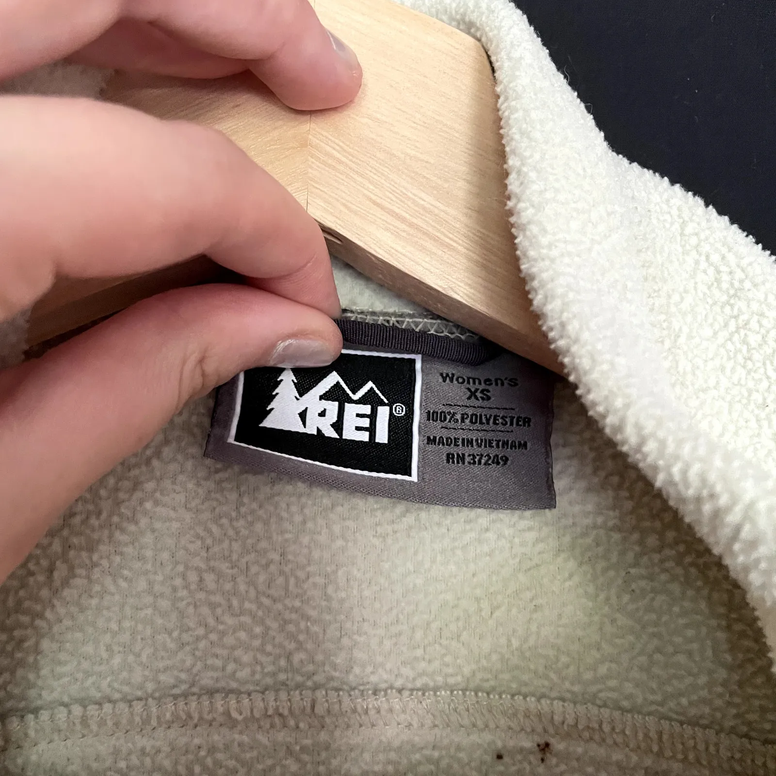 REI cream full zip fleece sweater jacket FLAWS women's size XS with pockets - Image 3