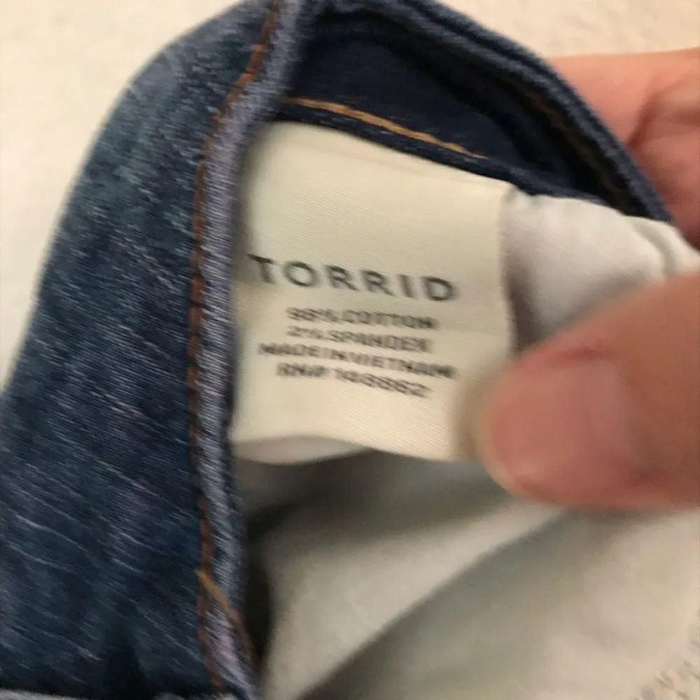 Torrid distressed Bermuda denim jean shorts 22 - Image 6