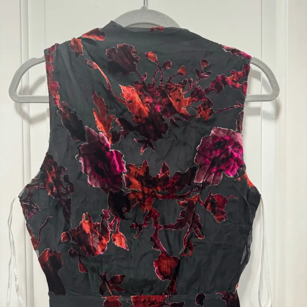 Lulus Composed Glamour NWOT size M Black Burnout Velvet Mock Neck Maxi Dress Size M - Image 4