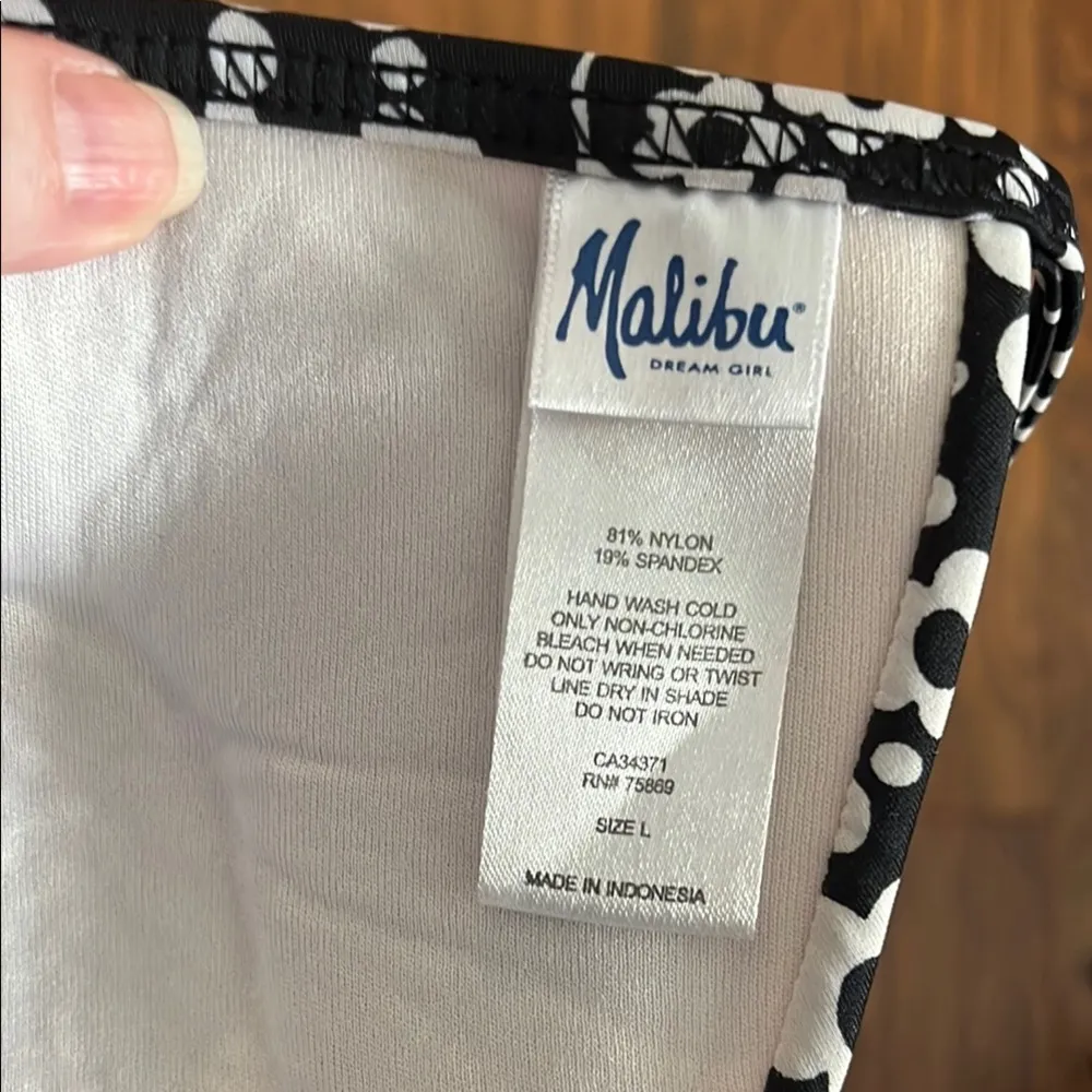 Black and Green Women's Swimwear Set - Image 4