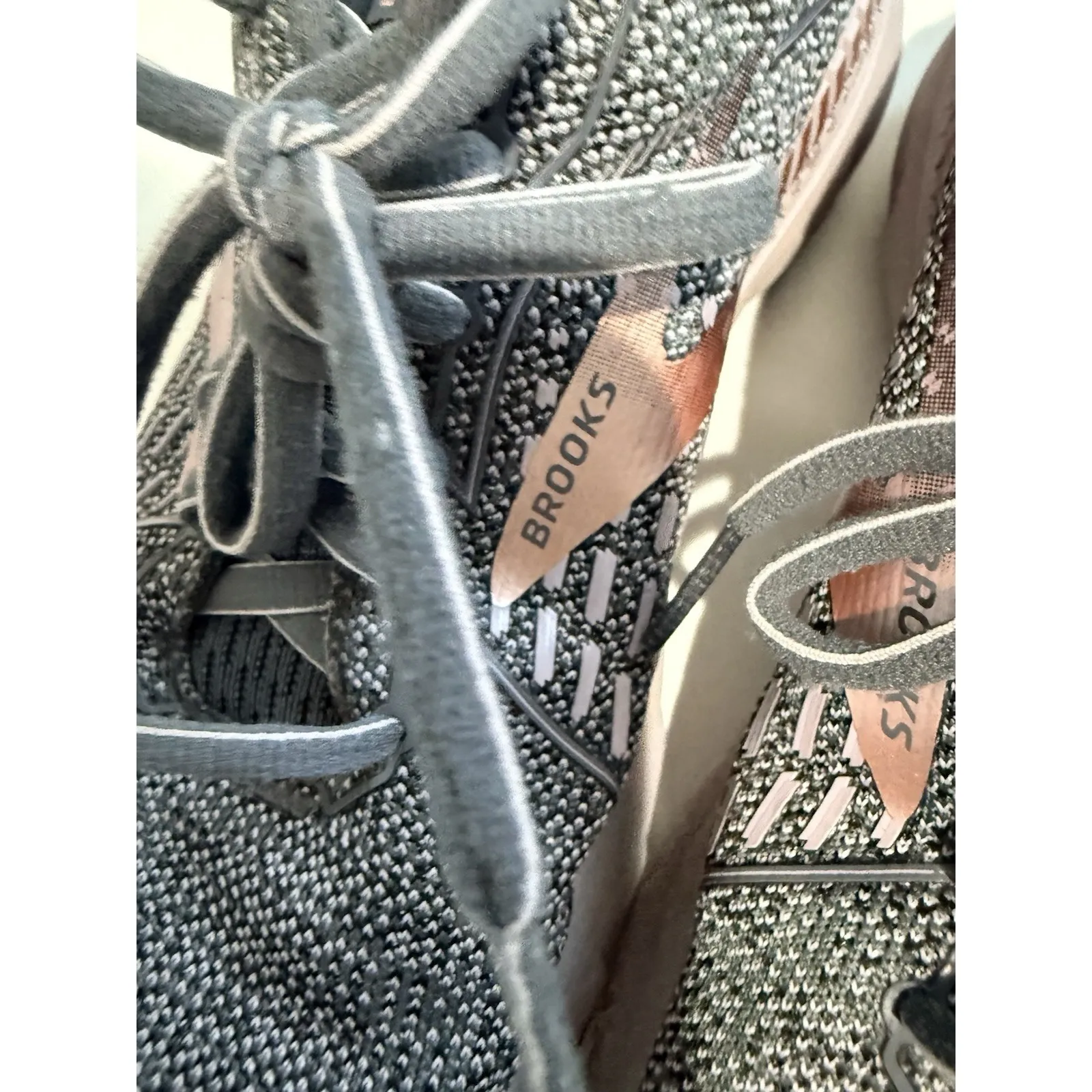 Brooks Women's Adrenaline GTS 21 Gray And Pink Running Shoes Size 9.5 Q - Image 4