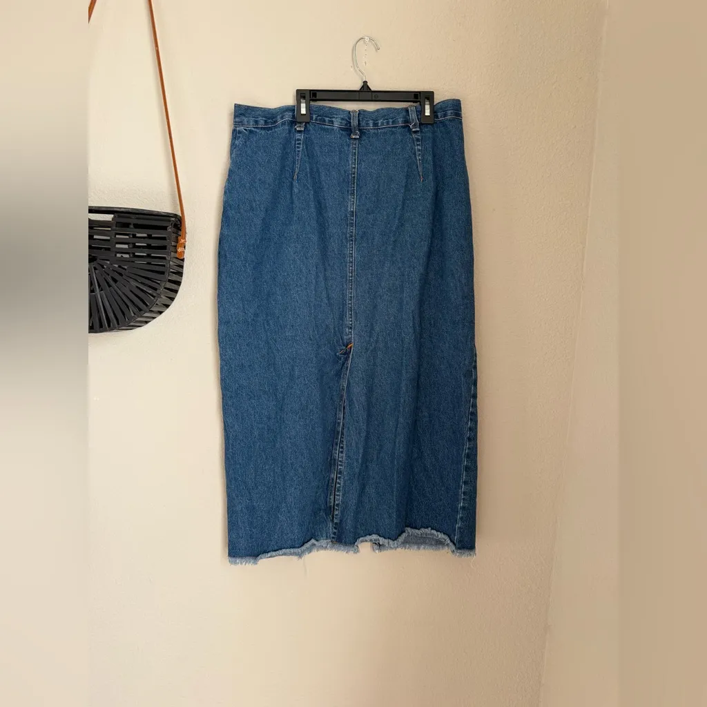 Vintage Bill Blass Front Slit Frayed Denim Skirt, Size 16P - Image 2