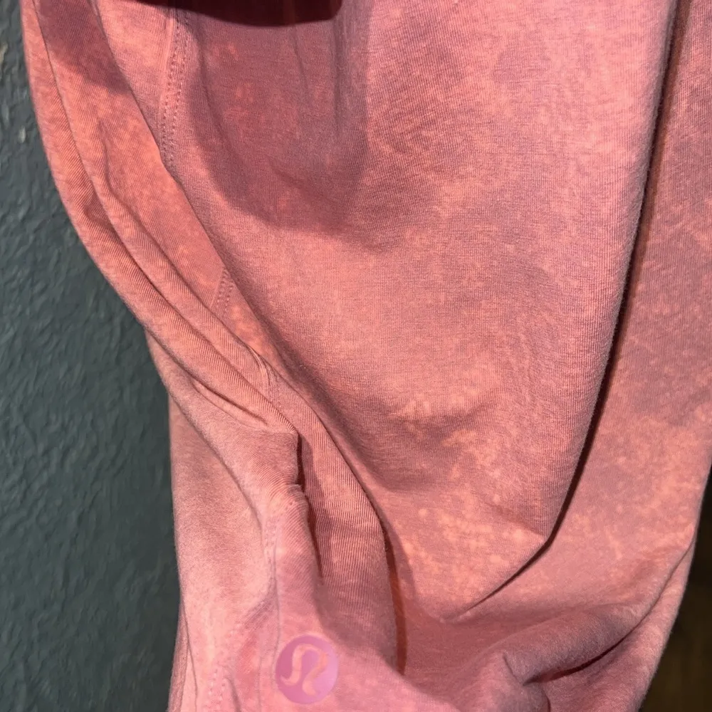 BRAND NEW LULULEMON TOP SIZE L - Image 3