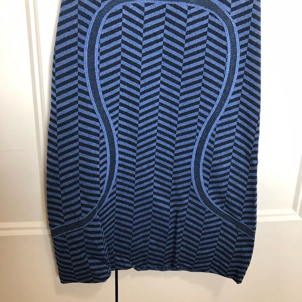 Lululemon Blue Patterned Racerback Tank Top - Image 2