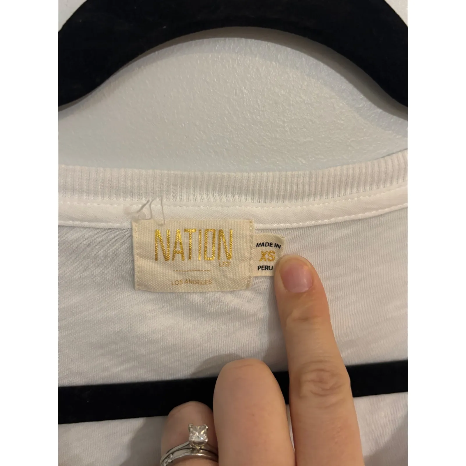 Nation LTD‎ White V Neck 3/4 Sleeve Ruffle Cuff Top Women's XS - Image 3