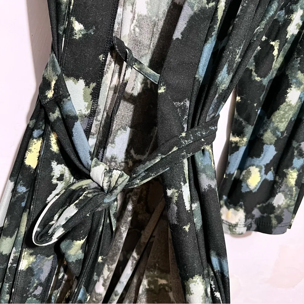 Primark Green Patterned Garment : Box 0013: - Image 6